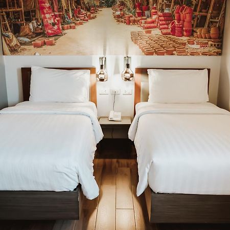 Gq Plaza Hotel Kalibo Bagian luar foto