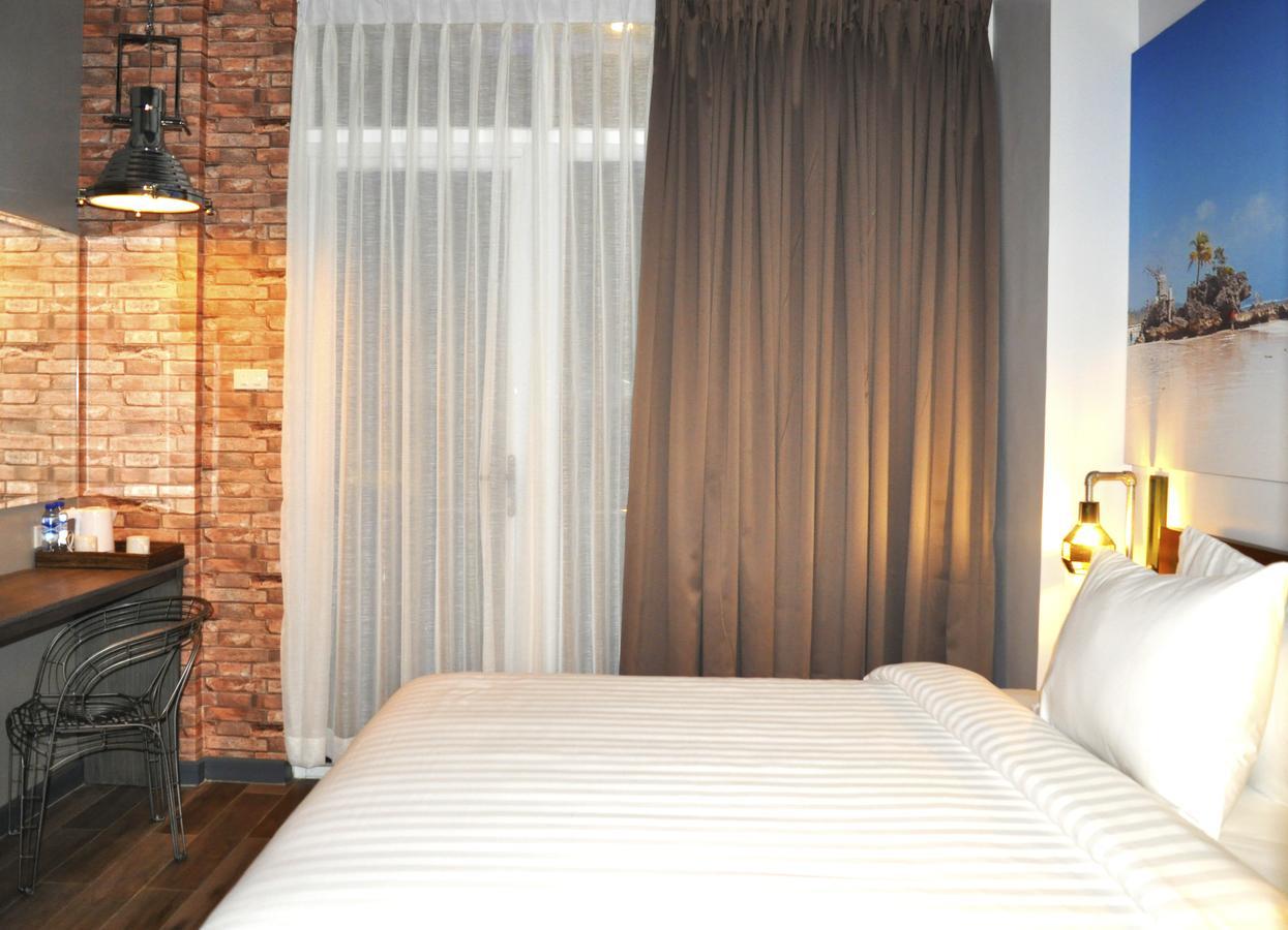 Gq Plaza Hotel Kalibo Bagian luar foto